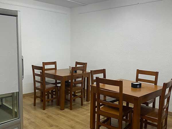 El Mentidero es un acogedor bar-tienda situado en el centro de Canfranc Pueblo