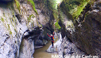 Deportes de aventura: Barrancos y Escalada